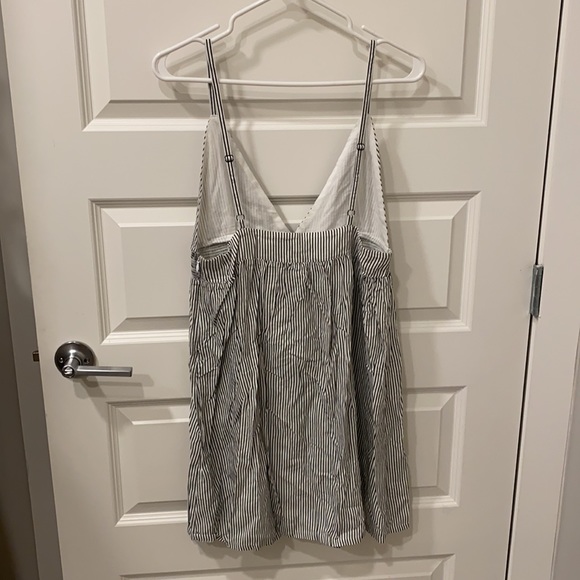 Volcom dress - Picture 2 of 3